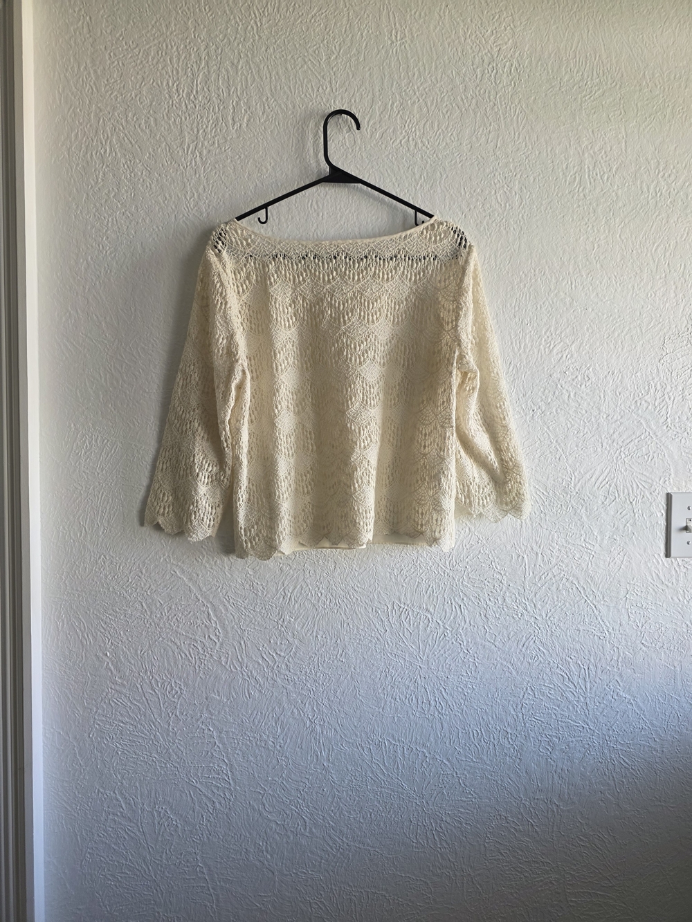 Cottagecore Fairy Vibes BCBGeneration Ivory Crochet Sleeve & Back Blouse - Picture 10 of 11